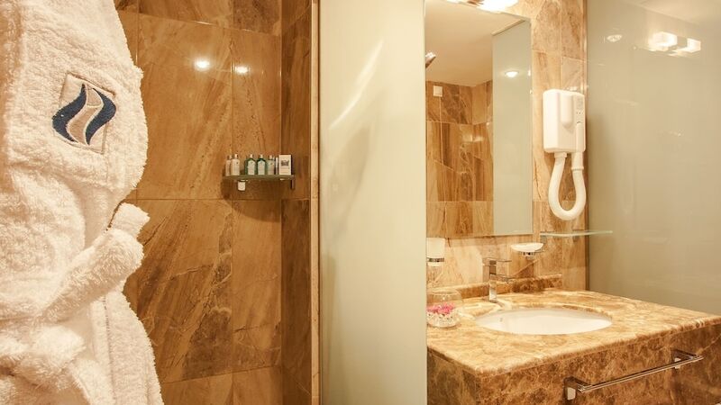 International Hotel Casino & Tower Suites