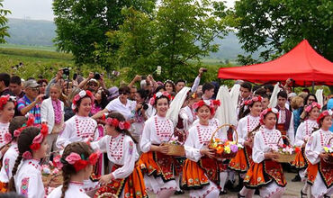 OTOBÜSLÜ 2 GECE 3 GÜN KAZANLIK GÜL FESTİVALİ