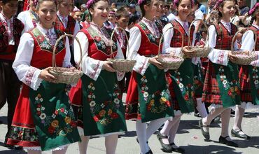 OTOBÜSLÜ 2 GECE 3 GÜN KAZANLIK GÜL FESTİVALİ