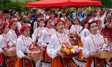 OTOBÜSLÜ 2 GECE 3 GÜN KAZANLIK GÜL FESTİVALİ